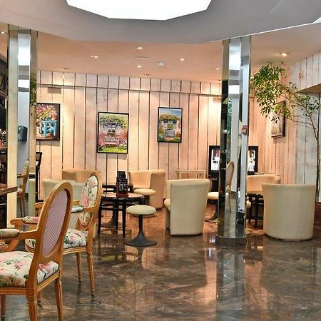 Le Grand Hotel Saint-Quentin  Exterior photo