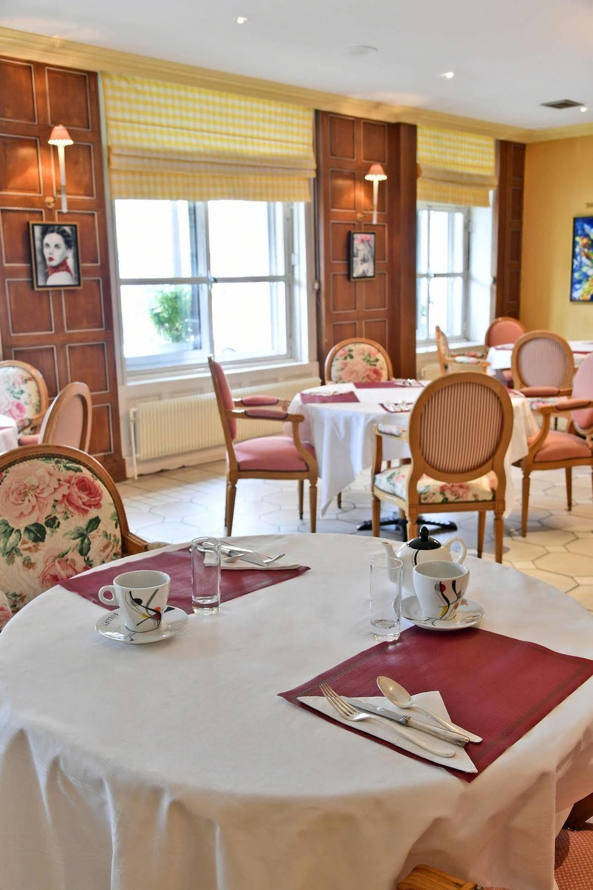 Le Grand Hotel Saint-Quentin  Exterior photo